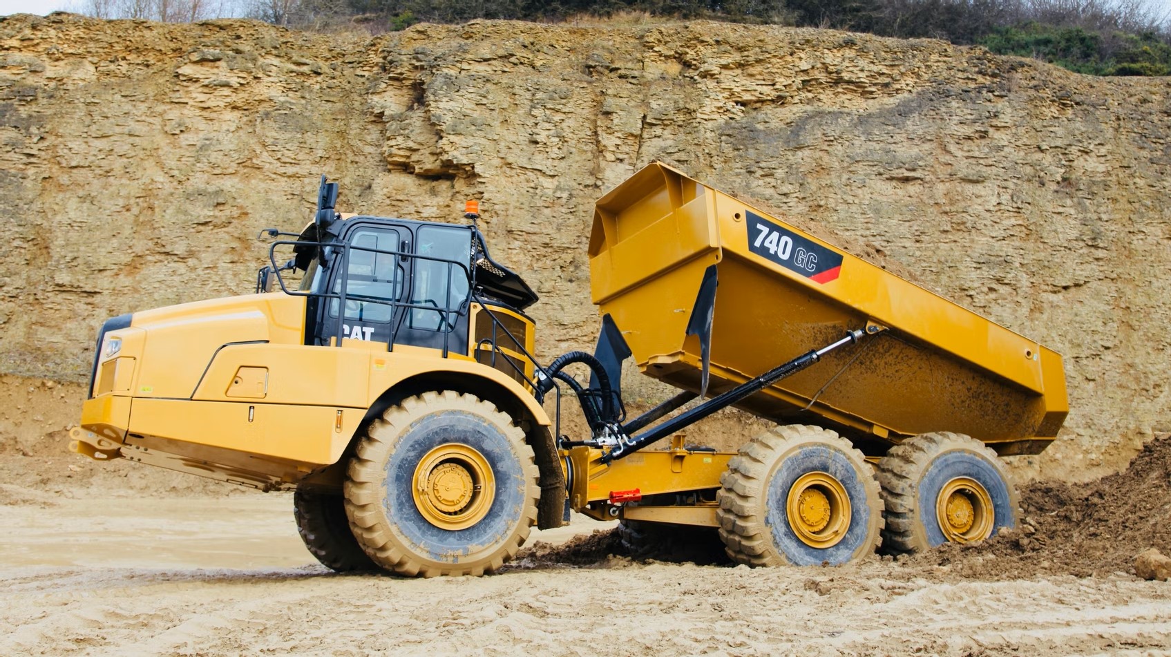 CAT 740